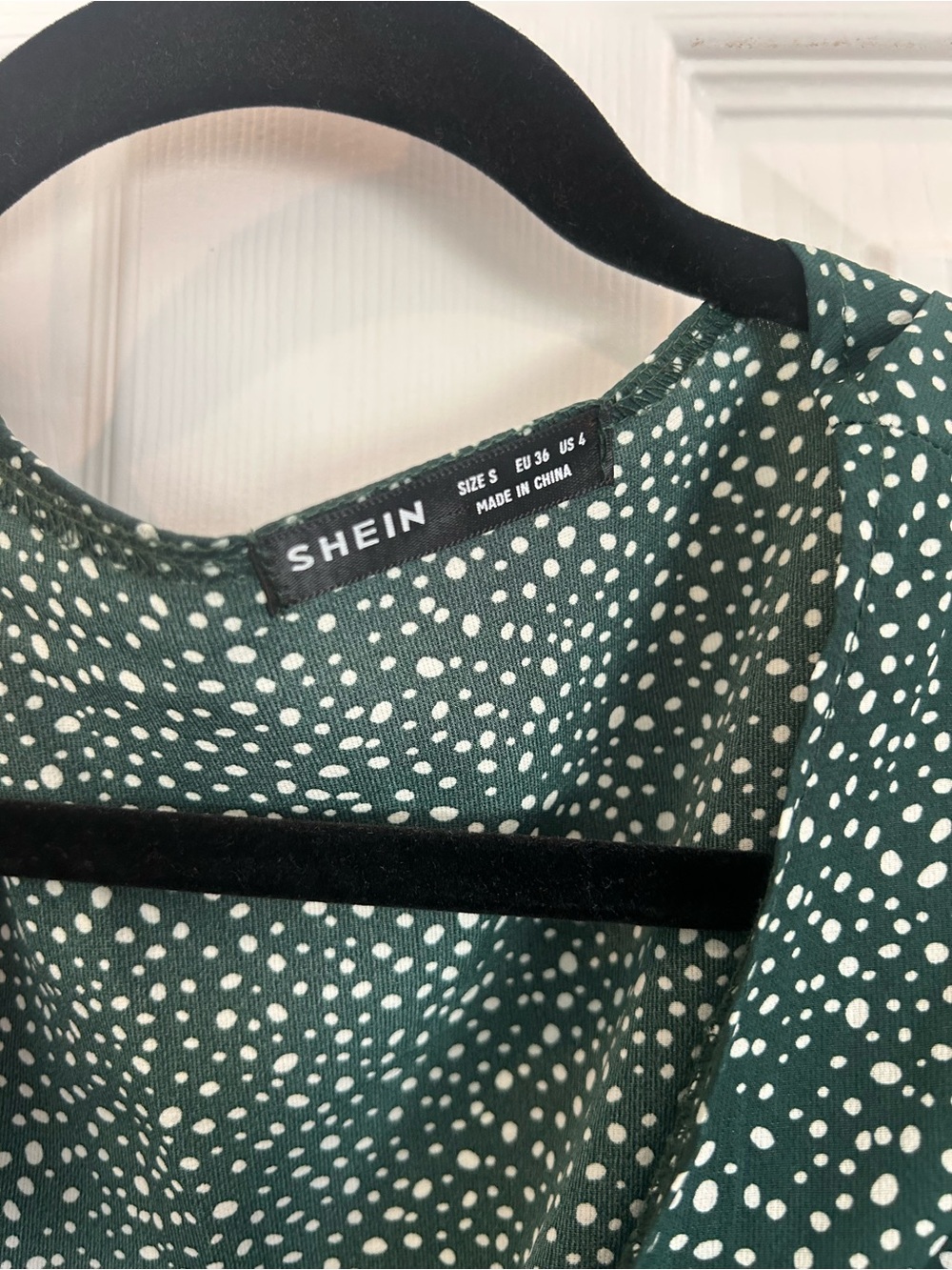 Green & white front tie & ruffle hem romper Shein size S - Picture 3 of 5